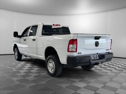 2024 RAM 2500 Tradesman Crew Cab 4x4 6'4' Box