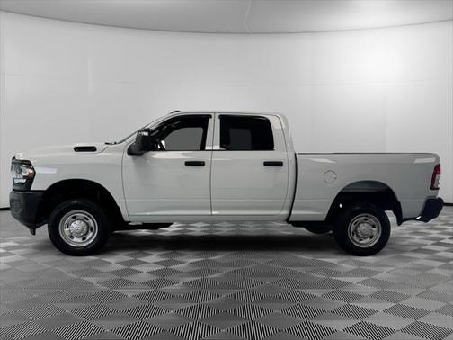 2024 RAM 2500 Tradesman Crew Cab 4x4 6'4' Box