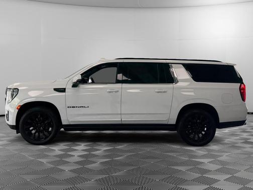 Summit White 2022 GMC Yukon XL Denali