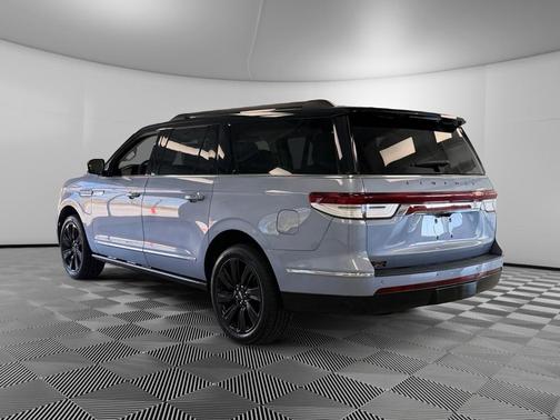 CHROMA CRYSTAL BLUE PREMIUM 2023 Lincoln Navigator Black Label