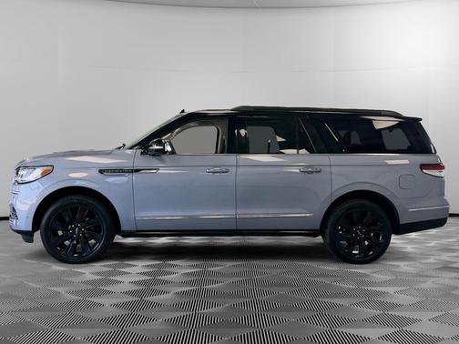 CHROMA CRYSTAL BLUE PREMIUM 2023 Lincoln Navigator Black Label