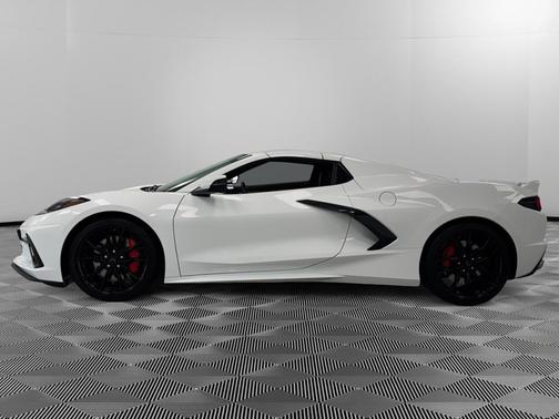 Arctic White 2023 Chevrolet Corvette Stingray w/2LT