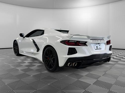 Arctic White 2023 Chevrolet Corvette Stingray w/2LT