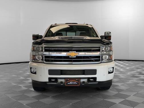 Iridescent Pearl Tricoat 2019 Chevrolet Silverado 3500 High Country
