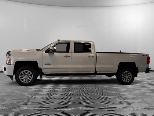 Iridescent Pearl Tricoat 2019 Chevrolet Silverado 3500 High Country