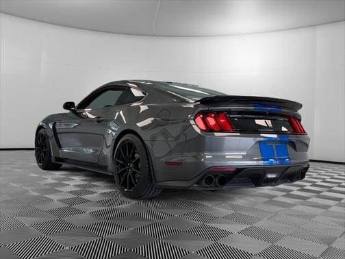 2017 Ford Shelby GT350 Base