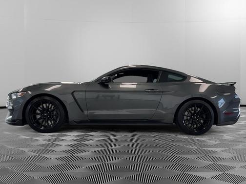 2017 Ford Shelby GT350 Base