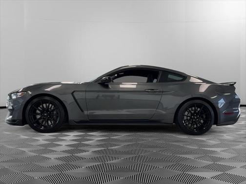 2017 Ford Shelby GT350 Base
