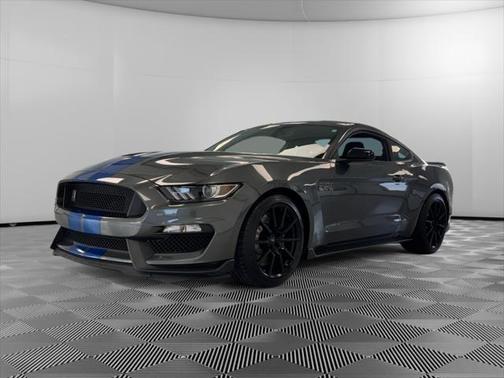 2017 Ford Shelby GT350 Base