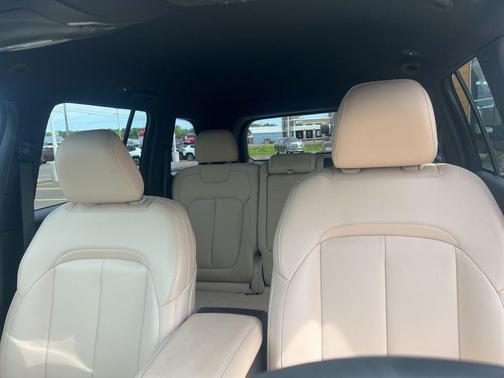Diamond Black Crystal Pearlcoat 2023 Jeep Grand Cherokee Limited