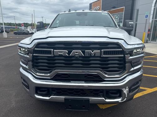 2025 RAM 2500 Tradesman Crew Cab 4x4 6'4' Box