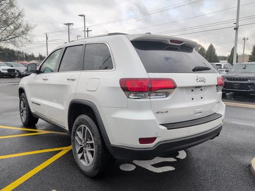 2020 Jeep Grand Cherokee Laredo