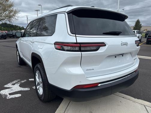 Bright White Clearcoat 2026 Jeep Grand Cherokee L Altitude