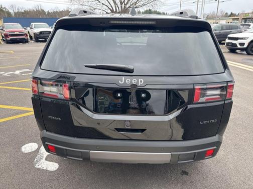 Diamond Black Crystal Pearlcoat 2026 Jeep Cherokee Limited