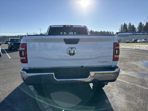 2024 RAM 2500 Tradesman Crew Cab 4x4 6'4' Box
