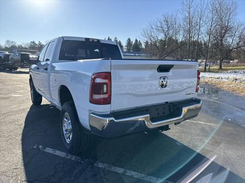 2024 RAM 2500 Tradesman Crew Cab 4x4 6'4' Box
