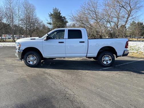 2024 RAM 2500 Tradesman Crew Cab 4x4 6'4' Box