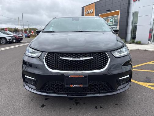 2026 Chrysler Pacifica L