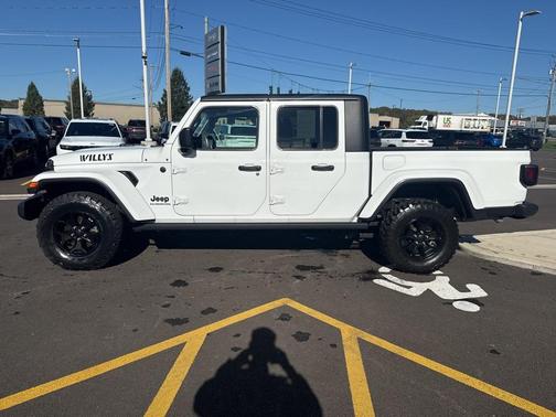 2022 Jeep Gladiator Willys 4x4