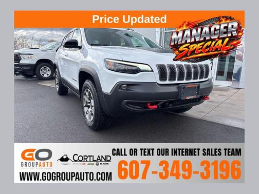 Bright White Clearcoat 2022 Jeep Cherokee Trailhawk