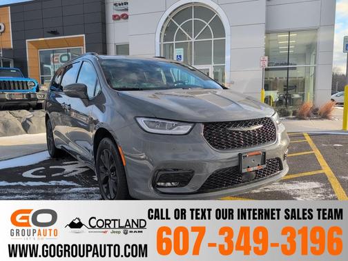 2022 Chrysler Pacifica Touring L