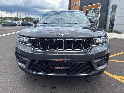 2025 Jeep Grand Cherokee Laredo