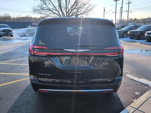 2026 Chrysler Pacifica L