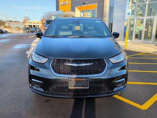 2026 Chrysler Pacifica L