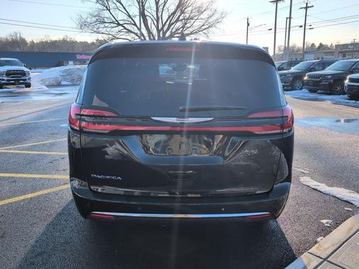 2026 Chrysler Pacifica L