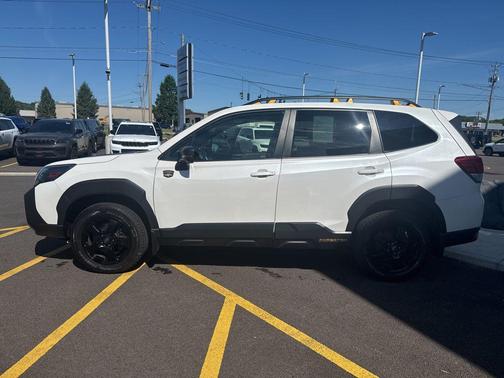 Crystal White Pearl 2023 Subaru Forester Wilderness