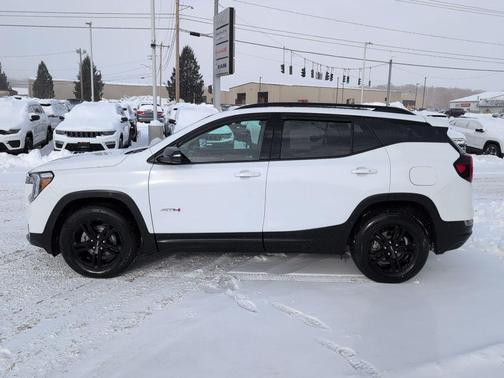 2024 GMC Terrain AWD AT4
