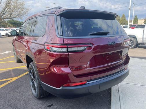 Velvet Red Pearlcoat 2026 Jeep Grand Cherokee L Altitude