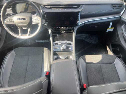 Velvet Red Pearlcoat 2026 Jeep Grand Cherokee L Altitude