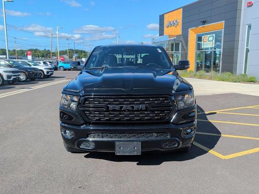 Diamond Black Crystal Pearlcoat 2023 RAM 1500 Big Horn/Lone Star