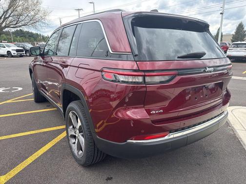 Velvet Red Pearlcoat 2023 Jeep Grand Cherokee Limited