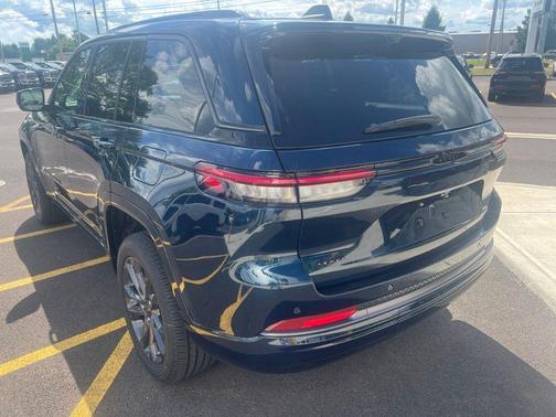Fathom Blue Pearlcoat 2026 Jeep Grand Cherokee Limited
