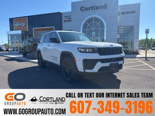 Bright White Clearcoat 2026 Jeep Grand Cherokee Altitude