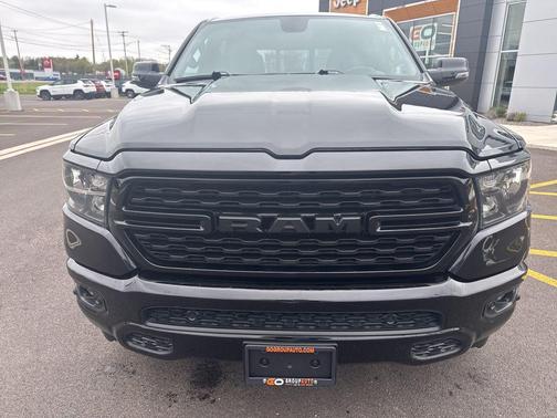 Diamond Black Crystal Pearlcoat 2023 RAM 1500 Big Horn/Lone Star