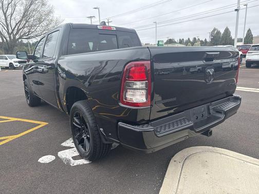 Diamond Black Crystal Pearlcoat 2023 RAM 1500 Big Horn/Lone Star
