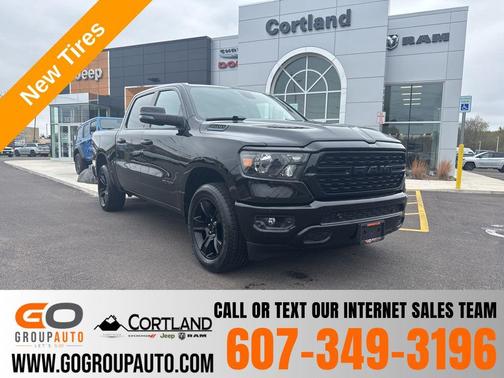 Diamond Black Crystal Pearlcoat 2023 RAM 1500 Big Horn/Lone Star