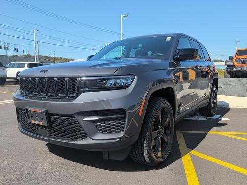 2023 Jeep Grand Cherokee Altitude