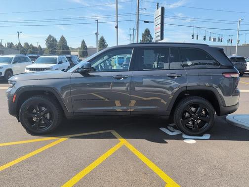 2023 Jeep Grand Cherokee Altitude