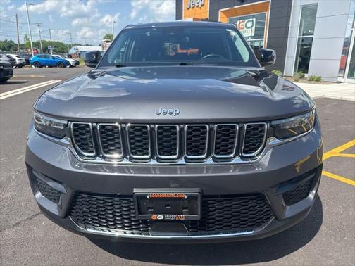 2022 Jeep Grand Cherokee Laredo