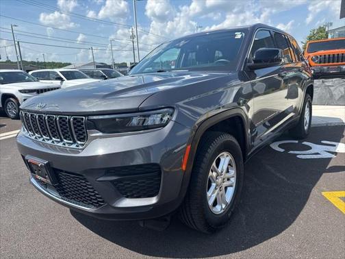 2022 Jeep Grand Cherokee Laredo