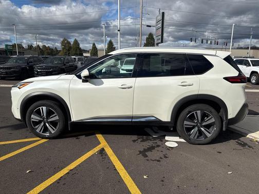 2022 Nissan Rogue SL