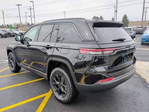 2026 Jeep Grand Cherokee Altitude