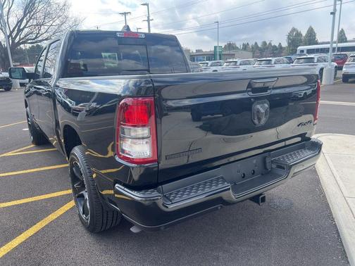 Diamond Black Crystal Pearlcoat 2023 RAM 1500 Big Horn/Lone Star