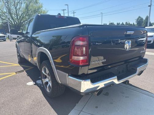 Diamond Black Crystal Pearlcoat 2020 RAM 1500 Laramie
