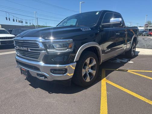 Diamond Black Crystal Pearlcoat 2020 RAM 1500 Laramie