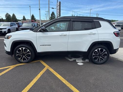 Bright White Clearcoat 2023 Jeep Compass Limited